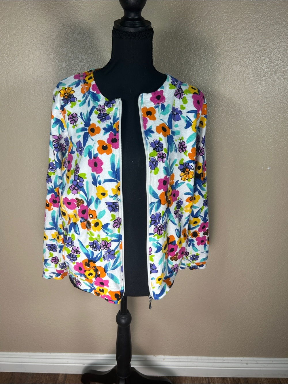 OnQue Casuals Floral Zip Front Jacket Women’s Medium Colorful 3/4 Sleeve